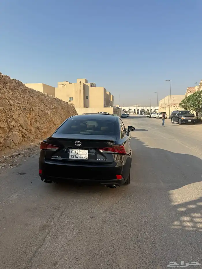 لكزس is300 2020 للبيع 3