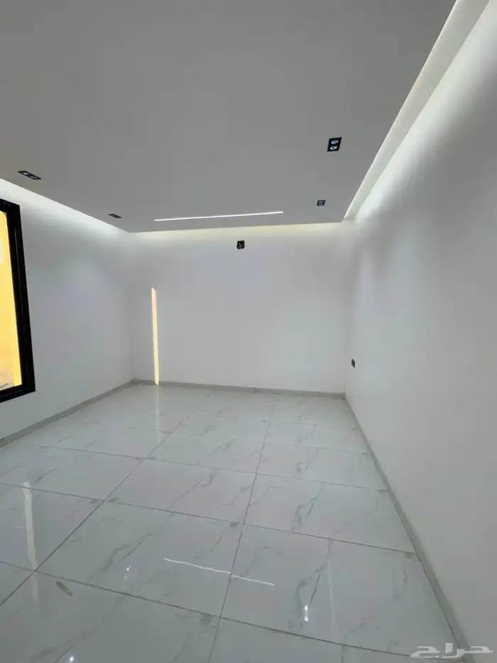 للبيع تاون هاوس علوي ب غرفة سايق 2