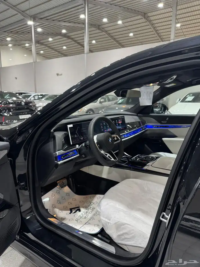 BMW 735i 2026 black ضمان وصيانة M kit بطاقة فاتوره 6