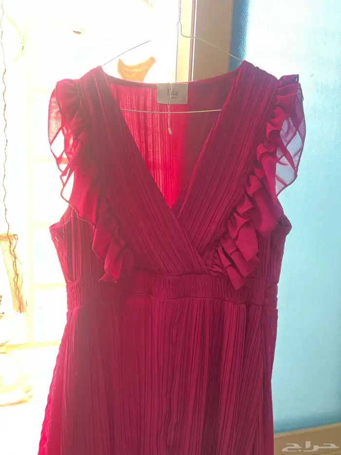 فساتين وجزم بأسعار مناسبه 34