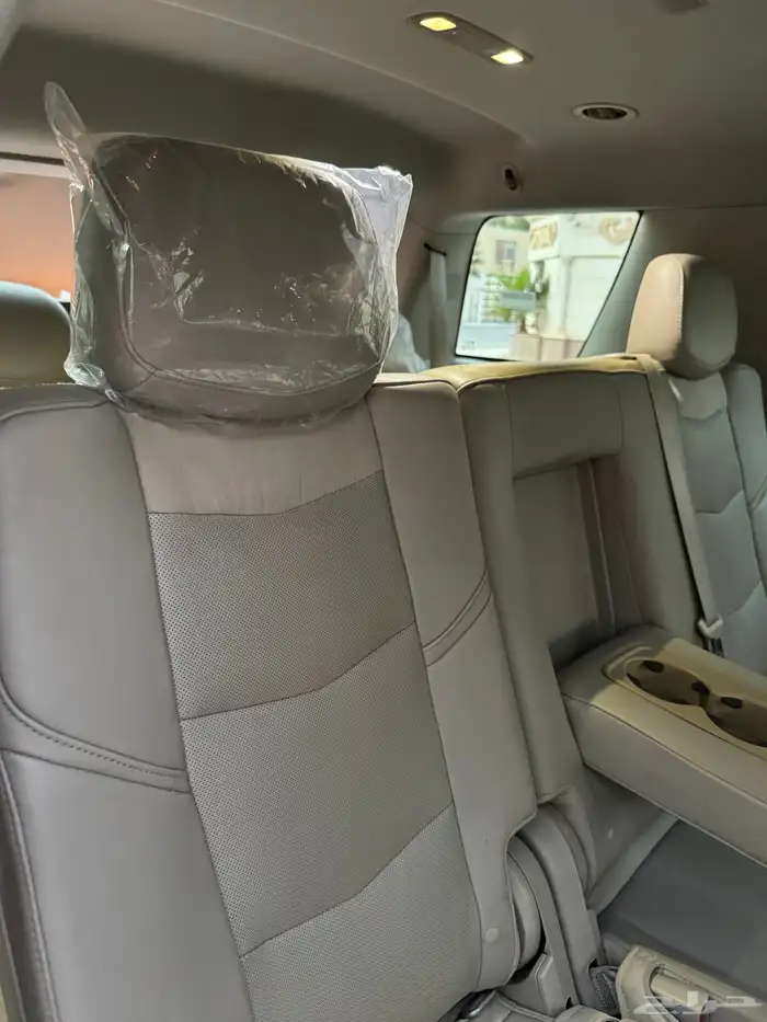 اسكاليد 2015 قصير سعودي اعلى فئه بحالة الوكاله 44