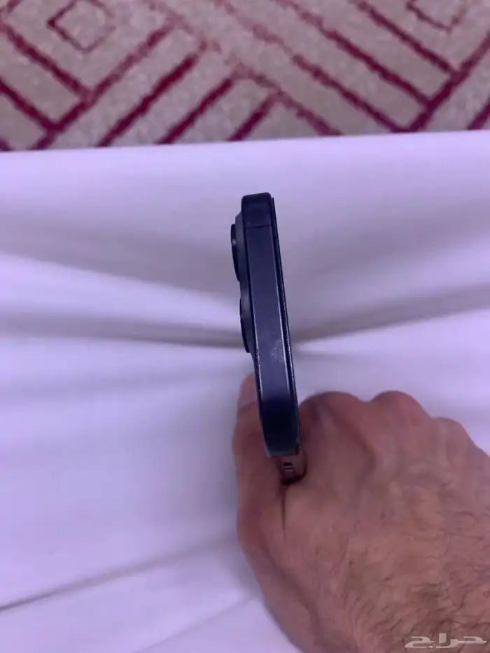 آيفون 15 برو للبيع العجل. 4