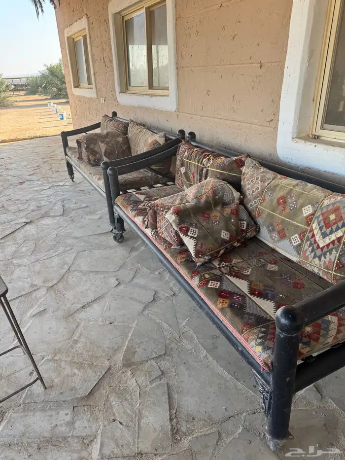 كراسي حديد 1