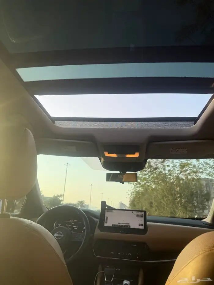 نيسان إكس تريل فل كامل سقف اسود جلد جملي 24