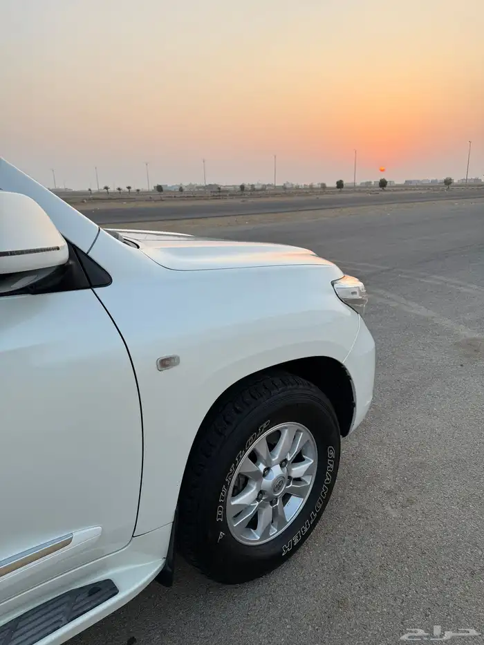 جيب لاندكروزر 2011((مخزن )) 4