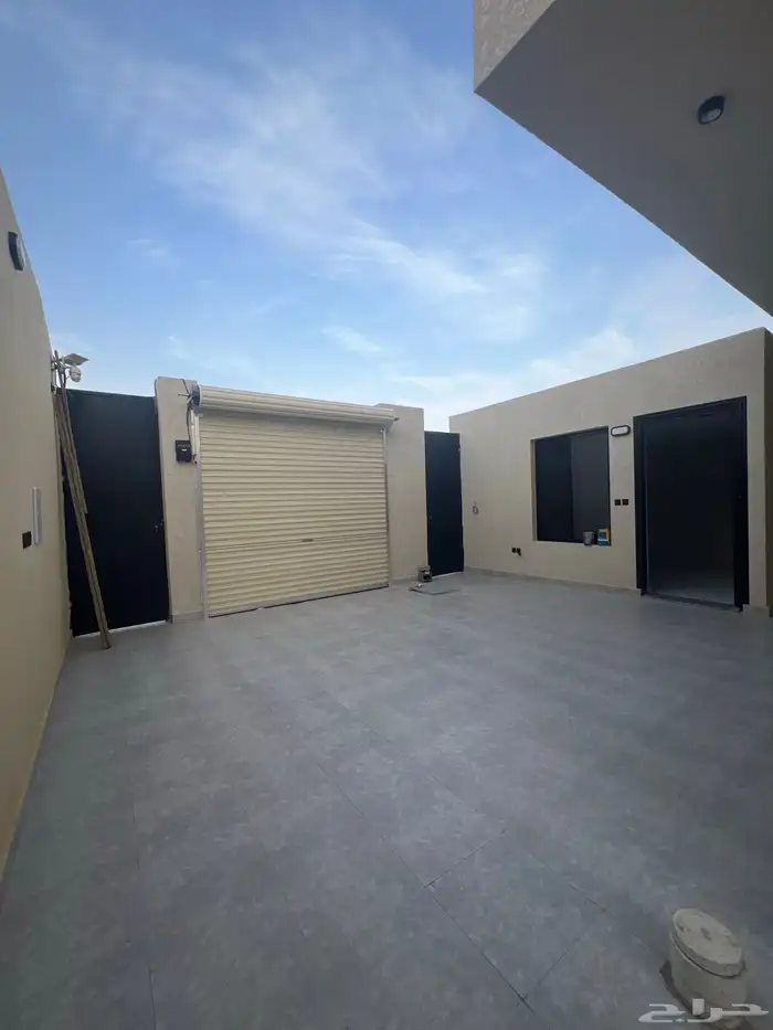 دور جديد للبيع بالعوينة موقع ممتاز وعلى الكود السعودي تامين 5