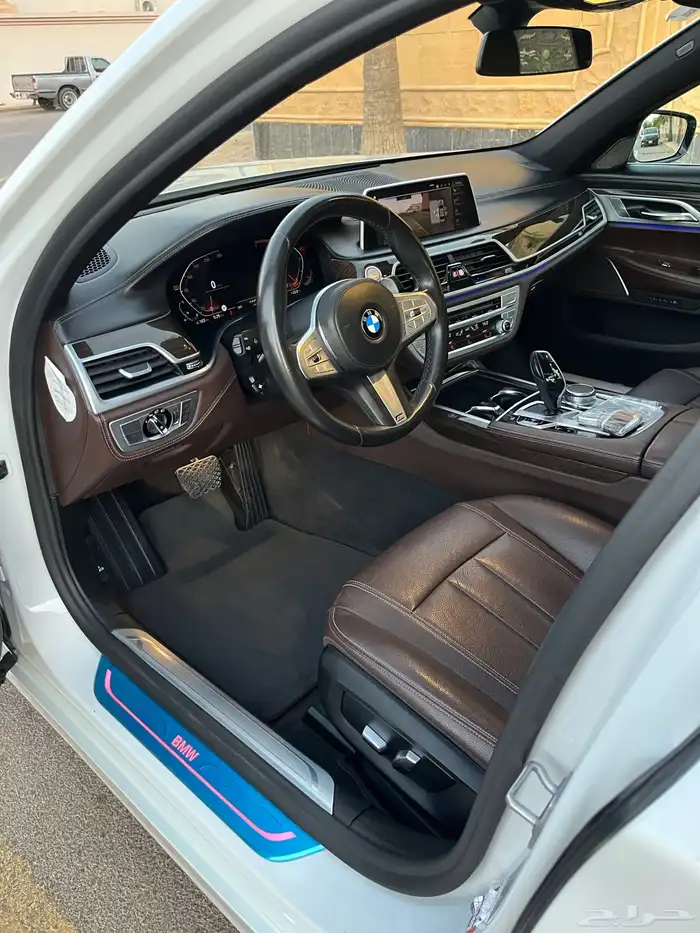 بي ام دبليو 730 2020 18