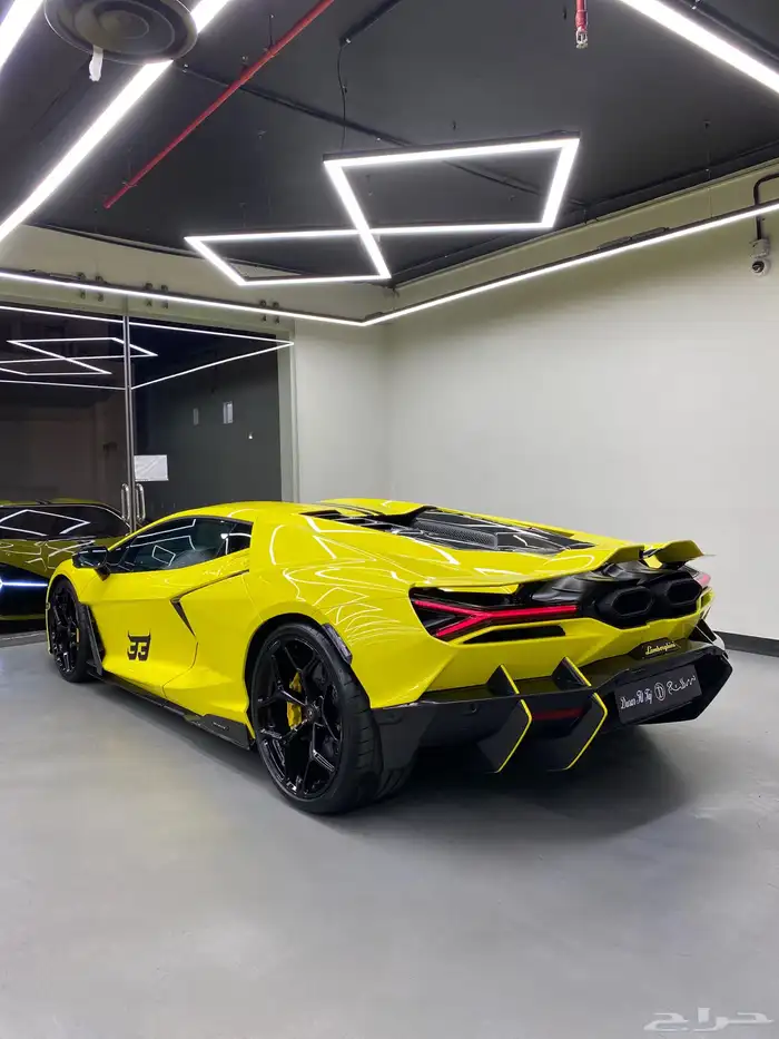 لامبورجيني ريفويلتو 3