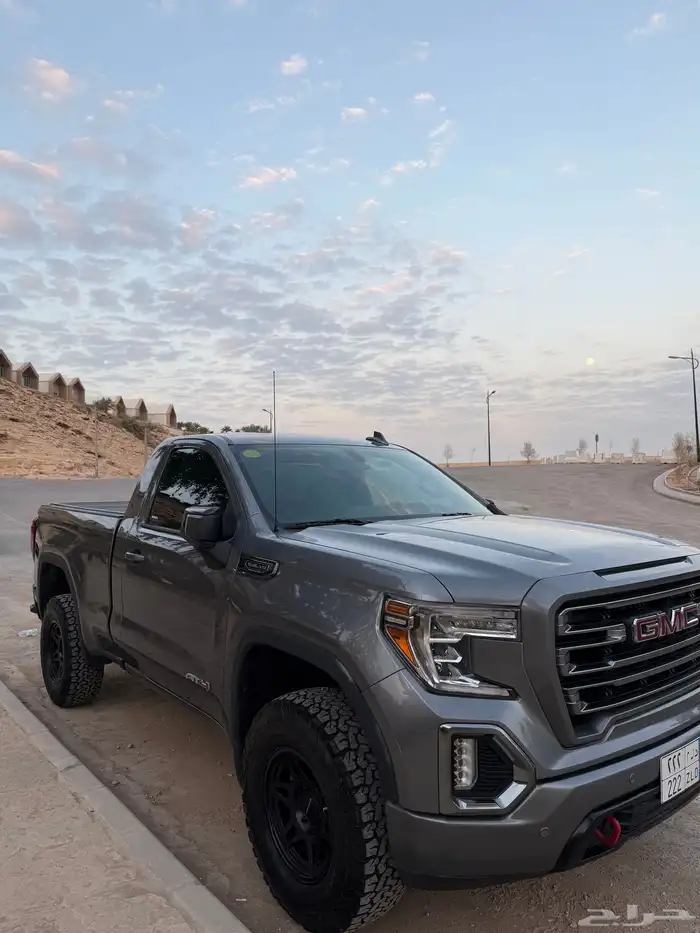 سييرا AT4 نظيف رمادي 36