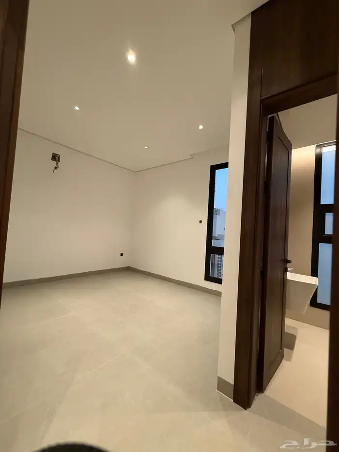 تاون هاوس ارضي للبيع بحي الصفا 12