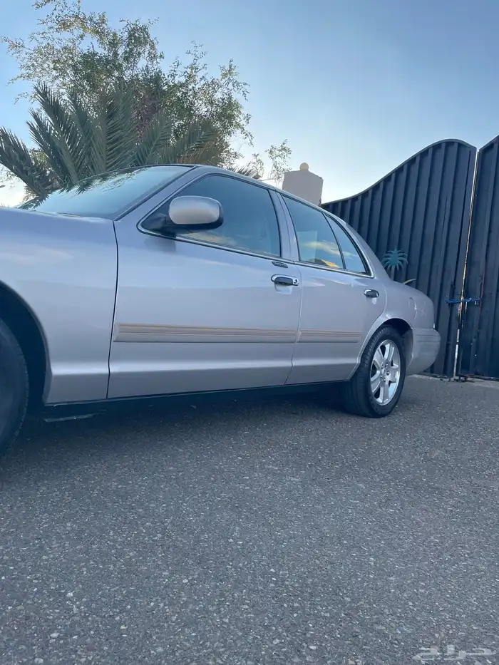 فورد فكتوريا 11 بودي ومحركات بلد 32