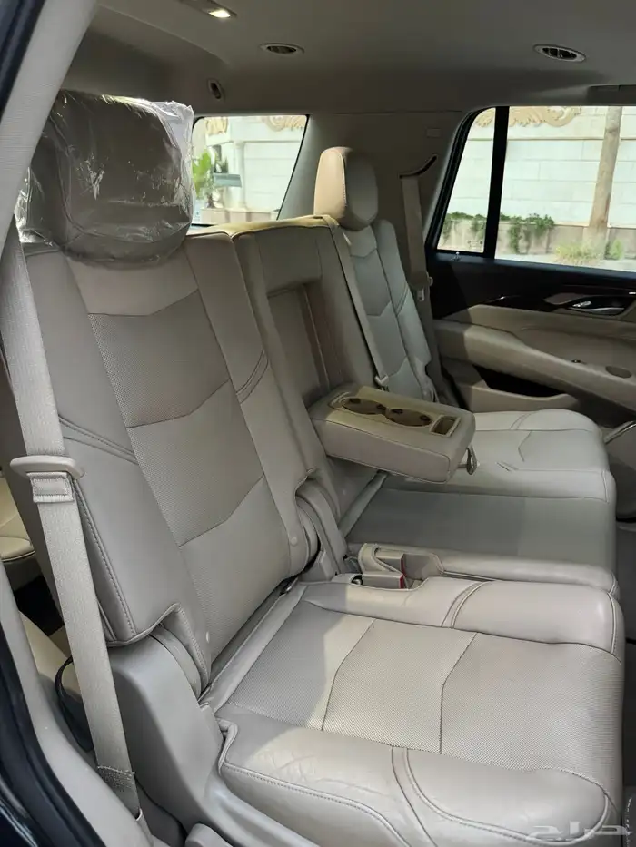 اسكاليد 2015 قصير سعودي اعلى فئه بحالة الوكاله 39