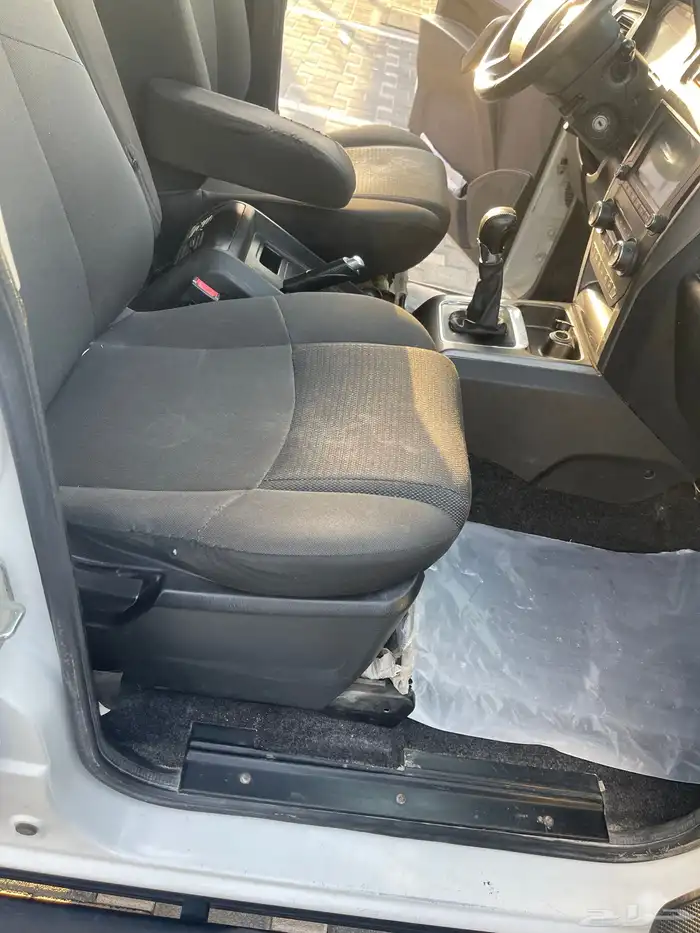 وانيت مهانيدرا 2022 ديزل قير اوتامتيك للبيع او الايجار 5