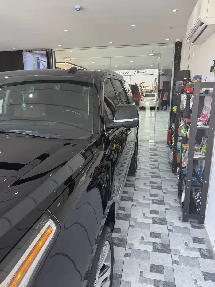 كاديلاك اسكاليد 8