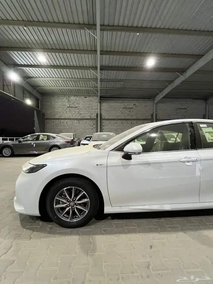 كامري E هايبرد 2025 8