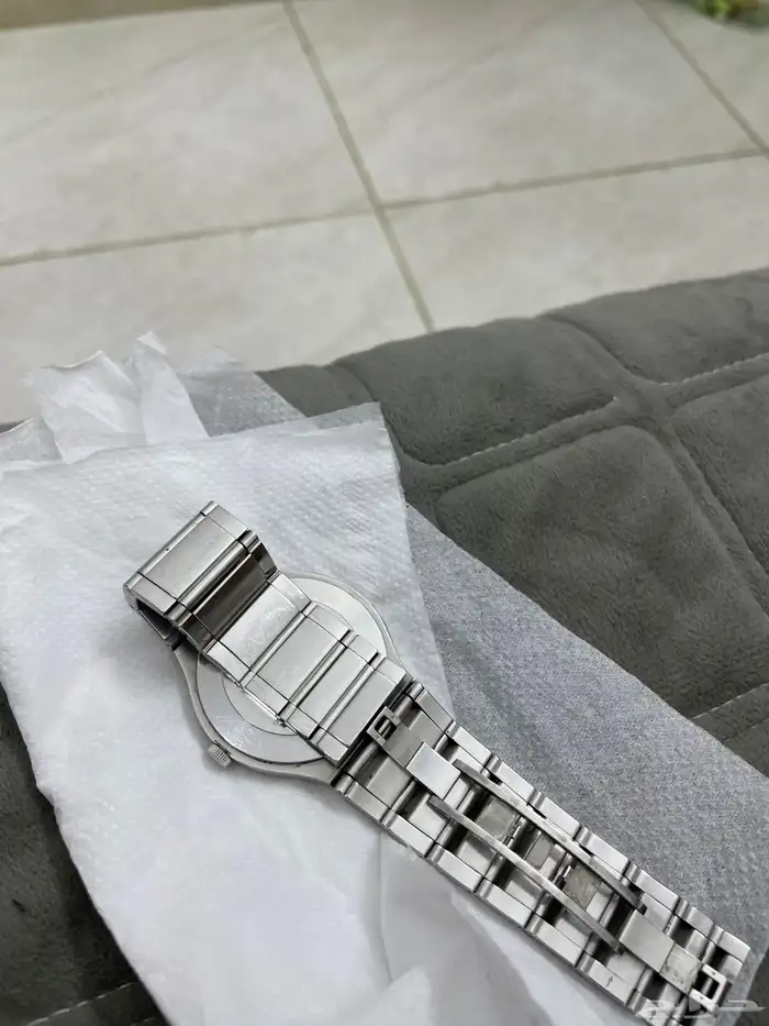 ساعه سويسريه أصليMovado 2