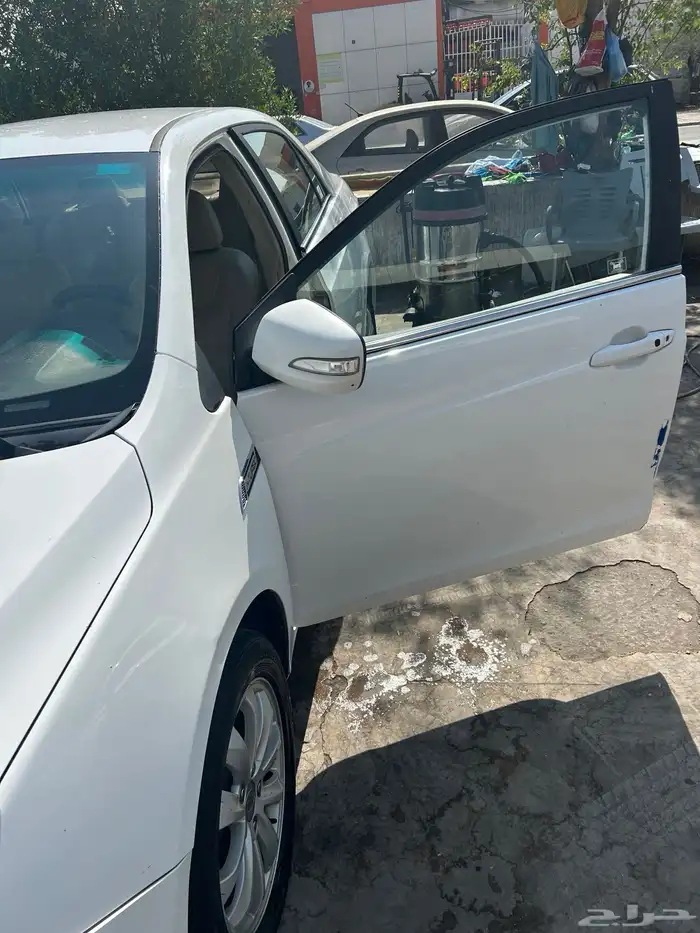 سيارة نظيفة جدا موديل 2014 1