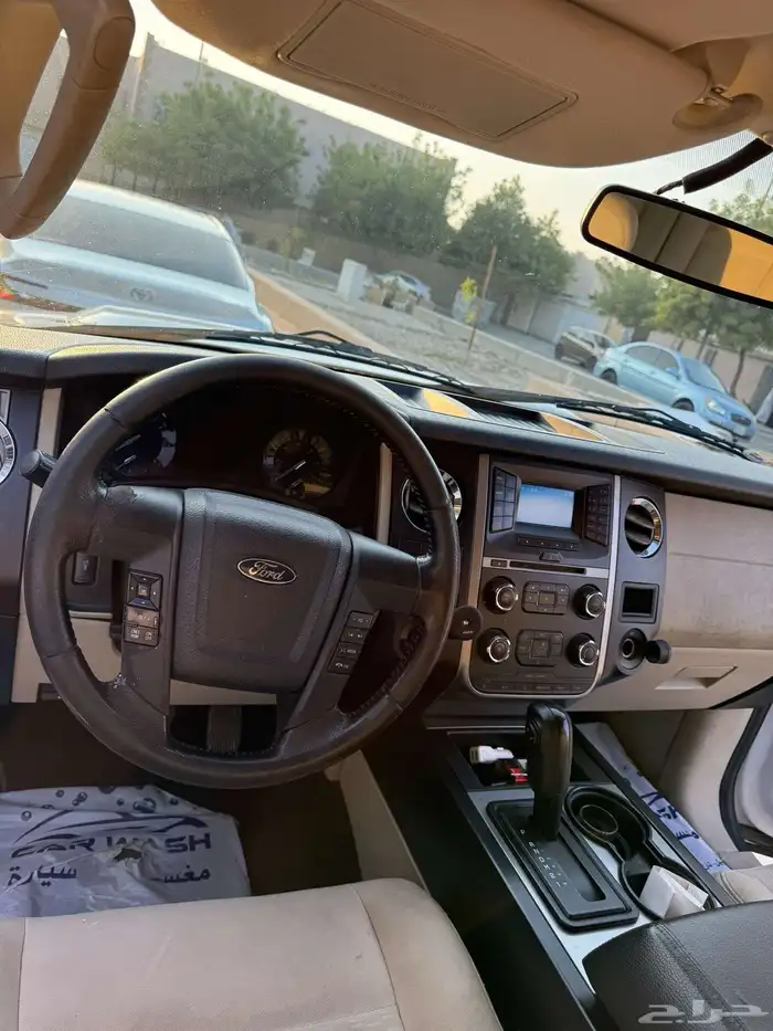 سيارة اكسبديشن فورد للبيع 2015 7