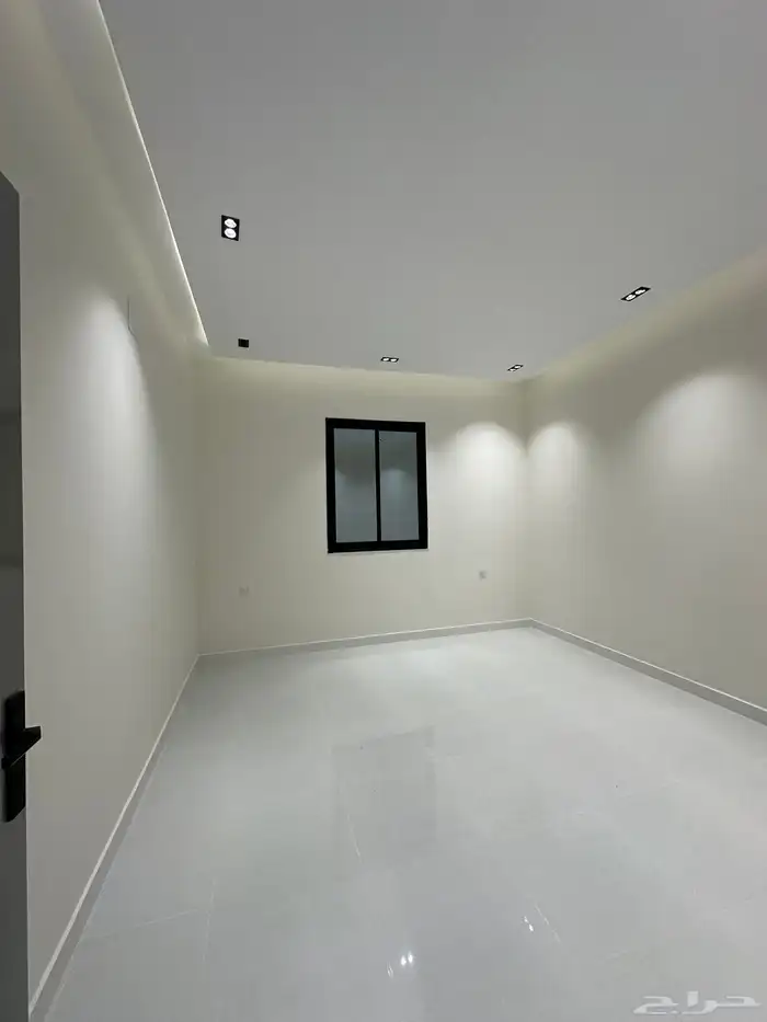 للبيع شقق بمداخل سياره بحى المعارض خميس مشيط 12