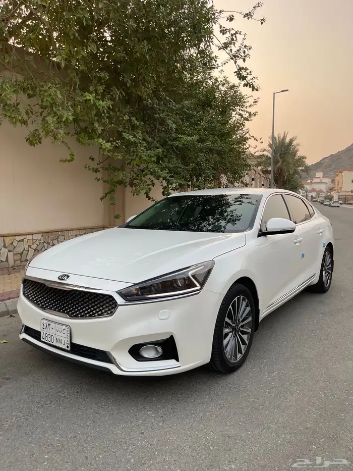 كيا كادينزا 2018 شبه الاصفار 0
