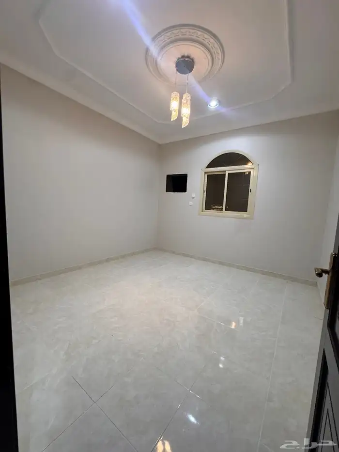 شقه دور ثاني حي البوادي للبيع 380 الف 9