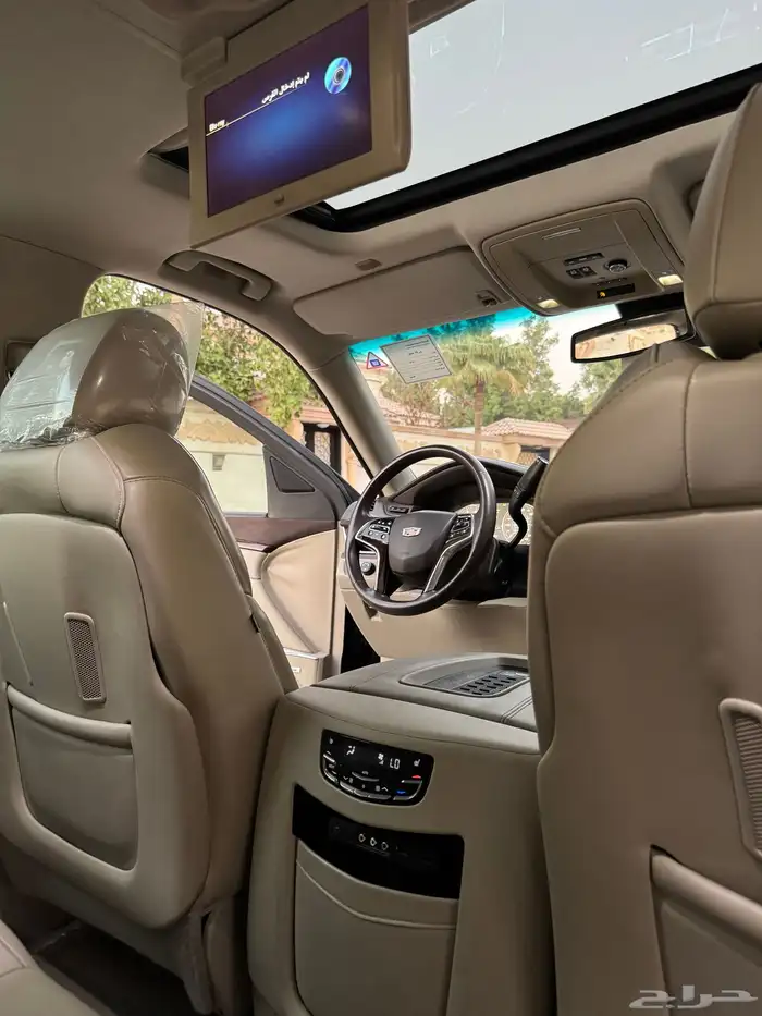 اسكاليد 2015 قصير سعودي اعلى فئه بحالة الوكاله 42