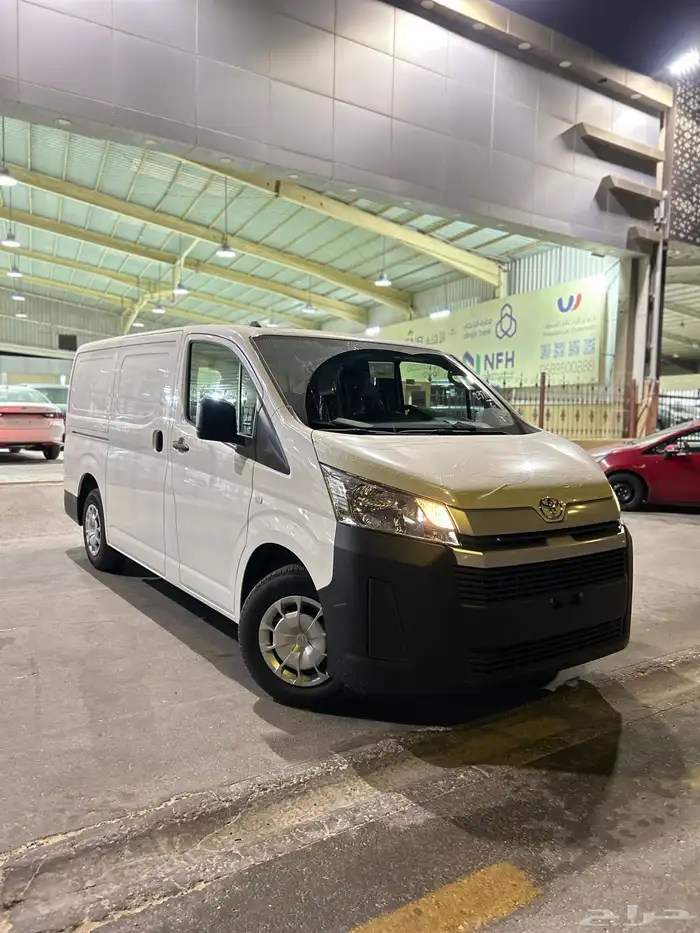 تويوتا باص هايس بضاعة ديزل قير عادي 2026م 1