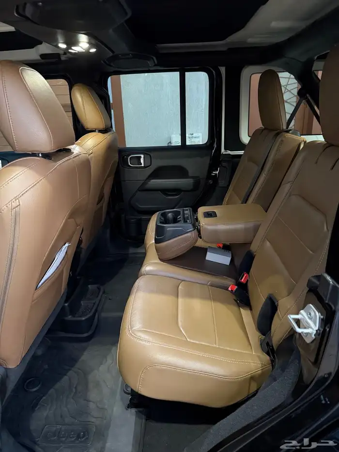 جييب رانجلر صحارى 2021 ( نظييف) V6 11