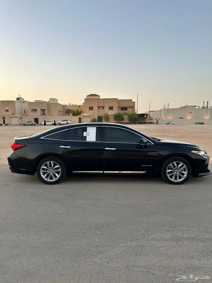 للبيع افالون اسود تورنق 2022 4