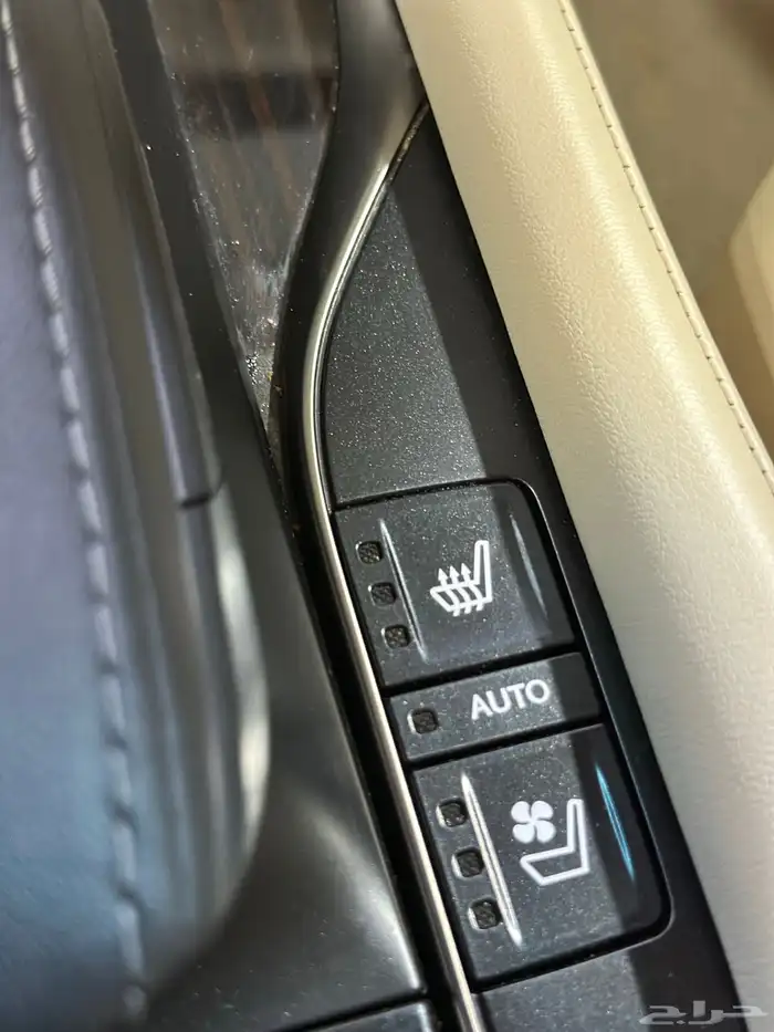 لكزس LX570 - عداد 56 الف - 2021 - سعودي 43