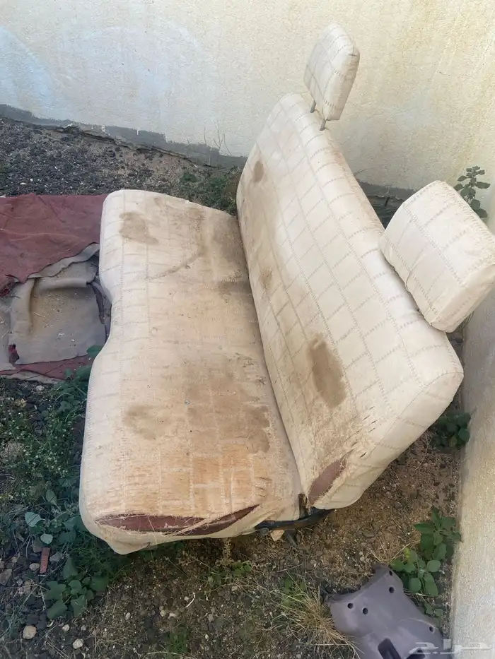 مرتبة ددسن نيسان موديل 2000 مع شكمان كامل القطع حسب الصور 1