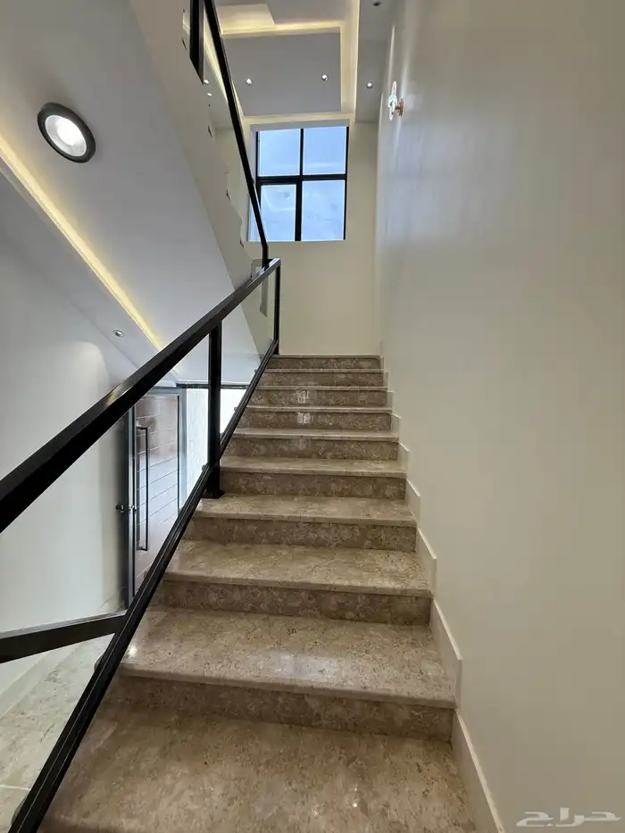 للبيع ارواف ارضيه وعلويه بحوش وسطح خاص الزهور المحاله ابها 27