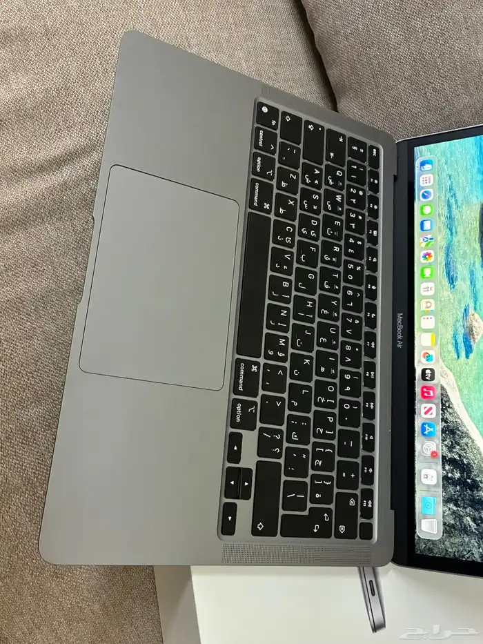 ماك بوك آير لابتوب معالج M1 نظيف جدا استخدام خفيف 5