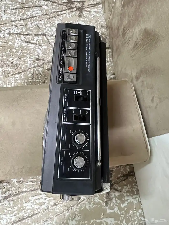 مسجل وراديو ناشونال 4