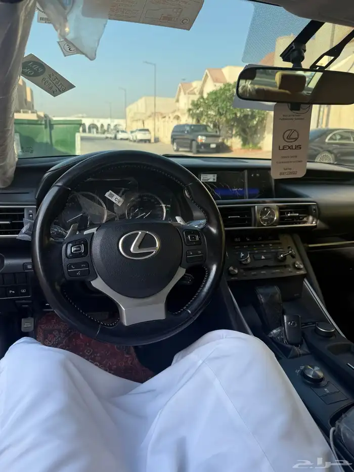 لكزس is300 2020 للبيع 0
