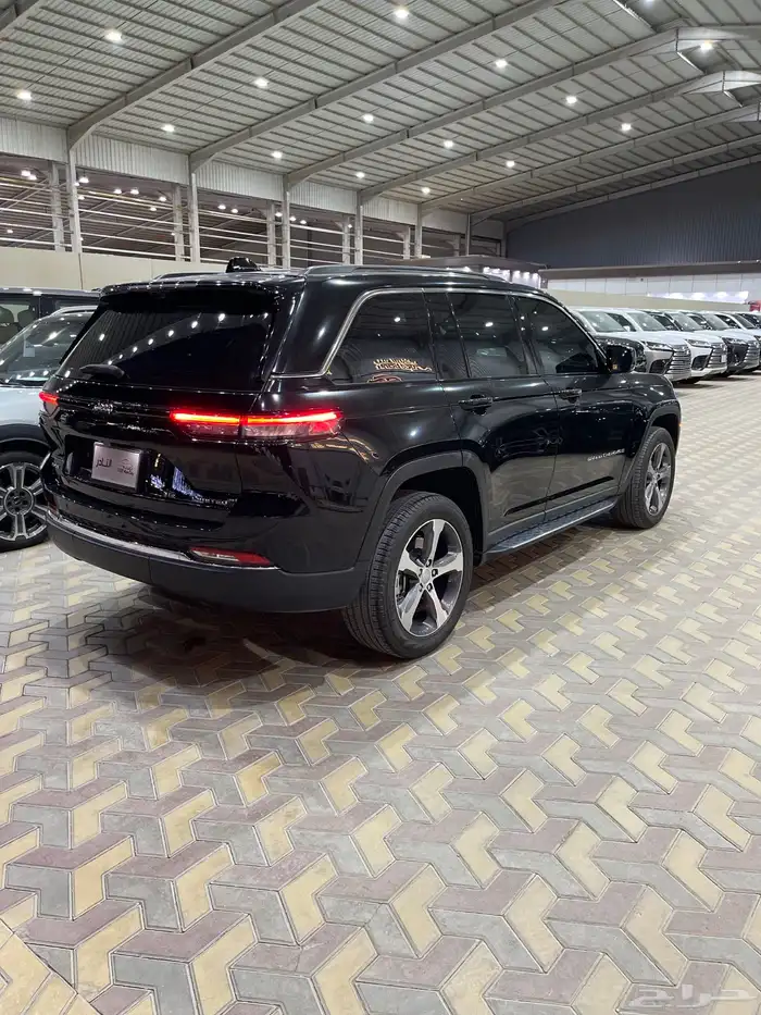 جراند شروكي ليمتد بلس V6 2024 4