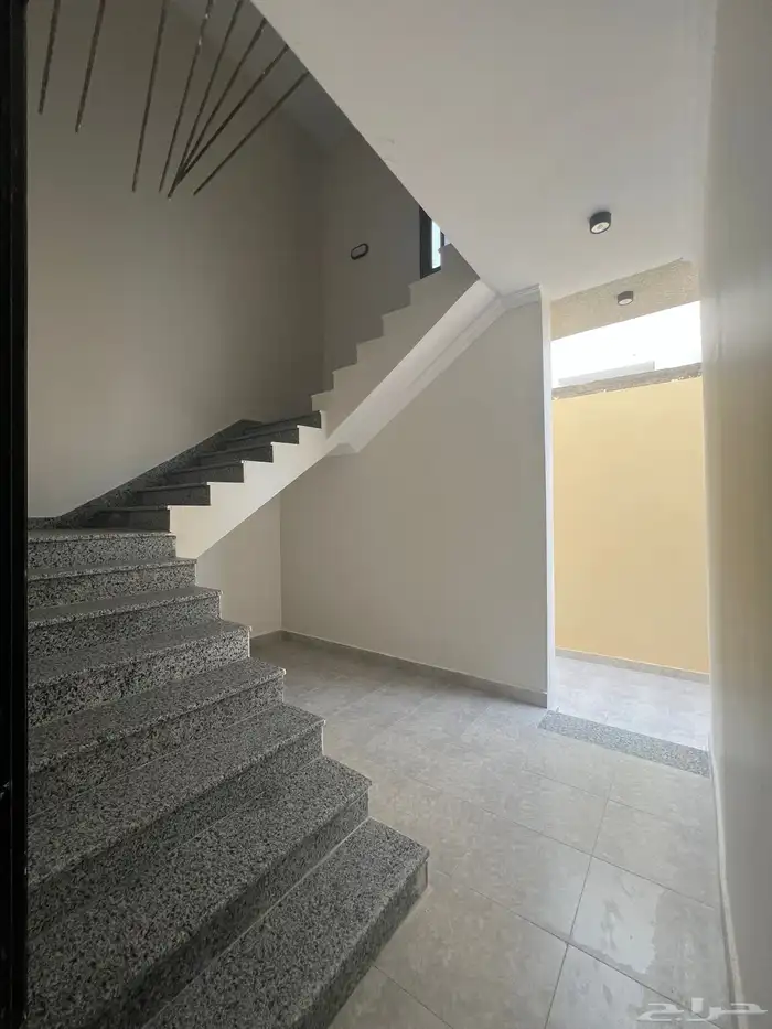 دور جديد للبيع بالعوينة موقع ممتاز وعلى الكود السعودي تامين 14