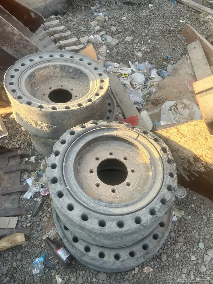 جنوط نوع صب. تركب على أبو بس. و كتربلر. للبيع 1