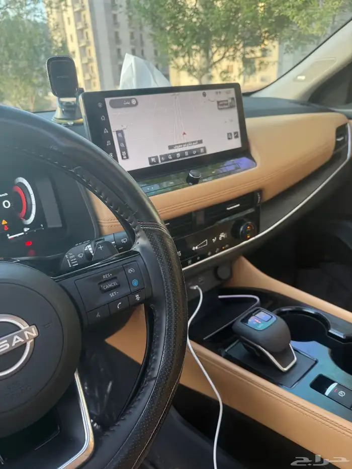 نيسان إكس تريل فل كامل سقف اسود جلد جملي 14