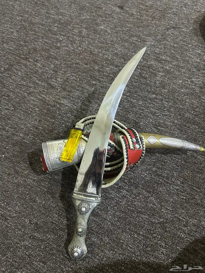 جنبيه ذريع نافعي قديم ونظيف آلحجم موضح بالولاعة وحزام جلد 4