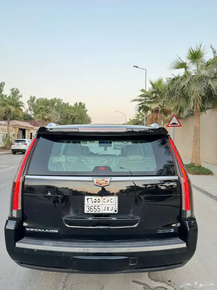 اسكاليد 2015 قصير سعودي اعلى فئه بحالة الوكاله 14