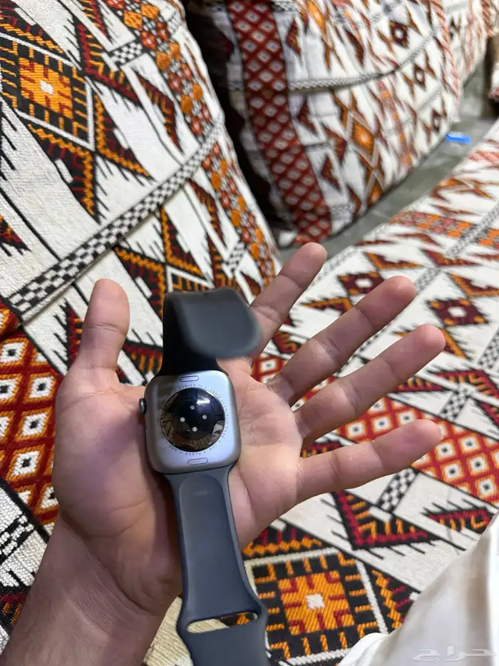 السلام عليكم ورحمة الله وبركاته موجود ساعة 3