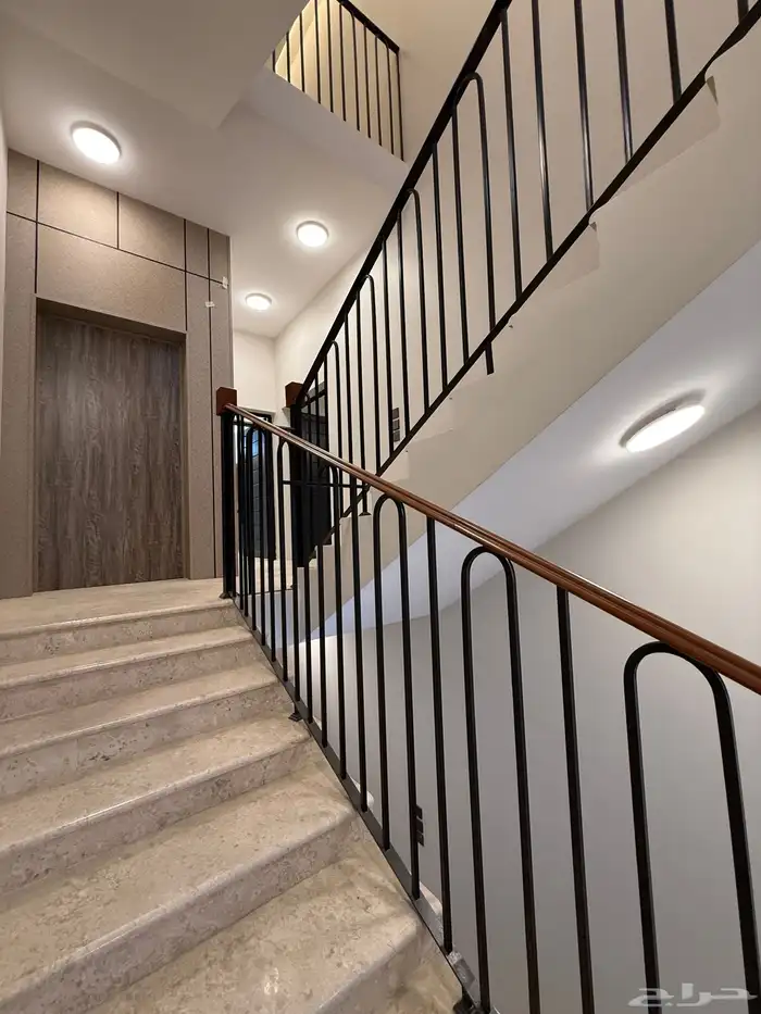 للبيع روف علوي 9 غرف سعر 750 الف قرب ضمك وكوبري باحص 2