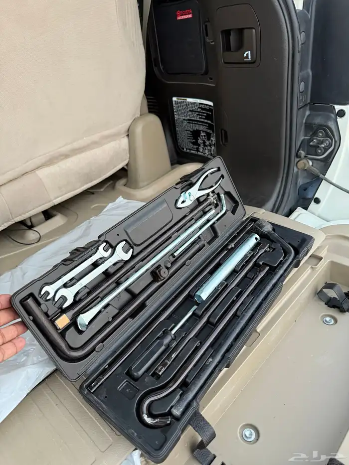 جيب لاندكروزر 2011((مخزن )) 29