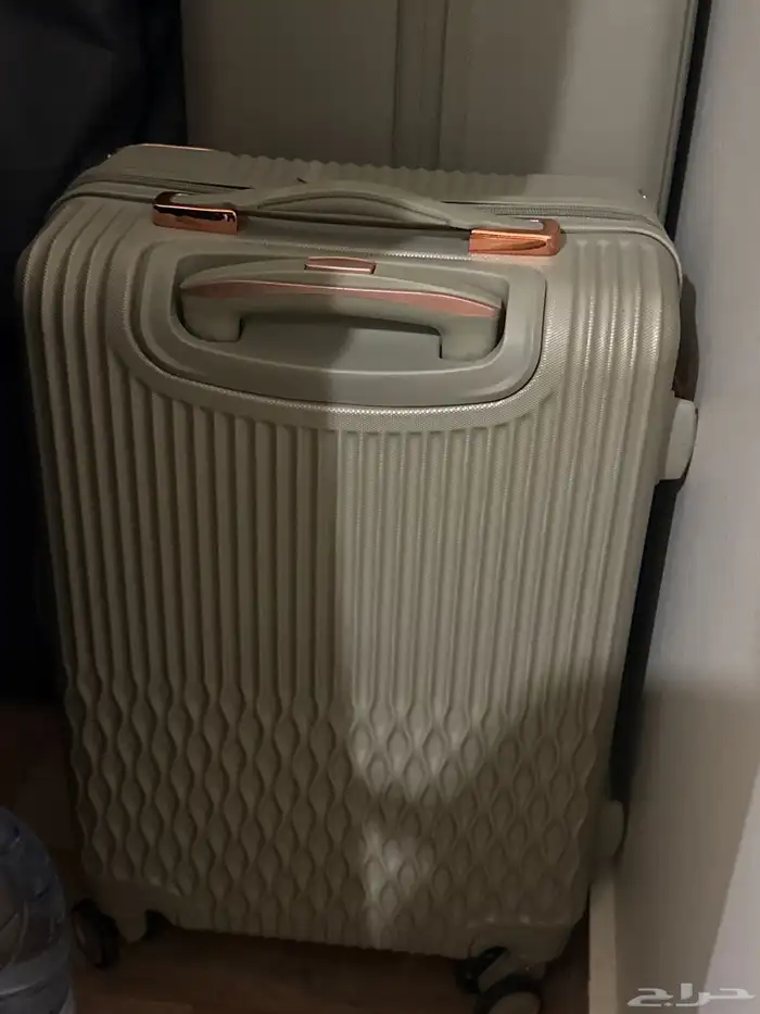 طقم شنط من خمس قطع جديده غيره مستخدمه 0