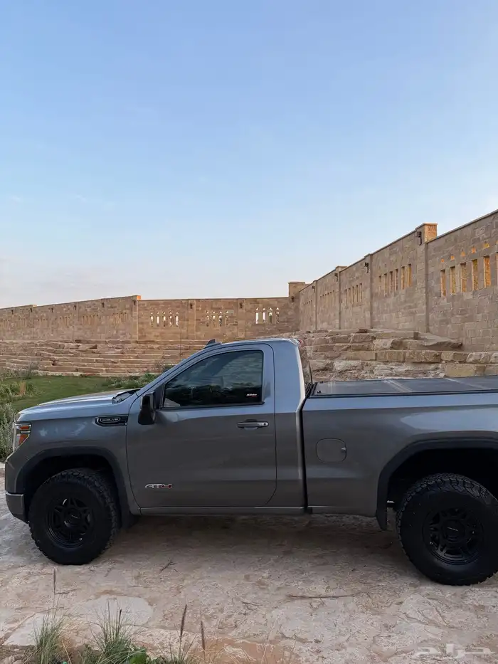 سييرا AT4 نظيف رمادي 71