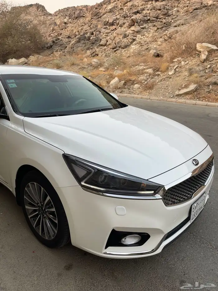 كيا كادينزا 2018 شبه الاصفار 11