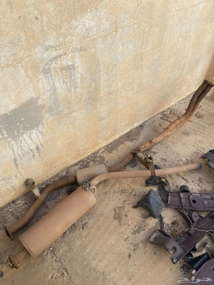 مرتبة ددسن نيسان موديل 2000 مع شكمان كامل القطع حسب الصور 2