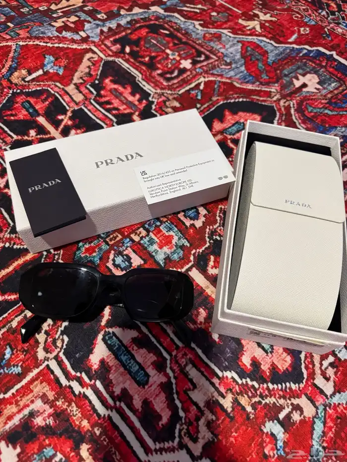 نظارة برادا شمسية 17WS 0