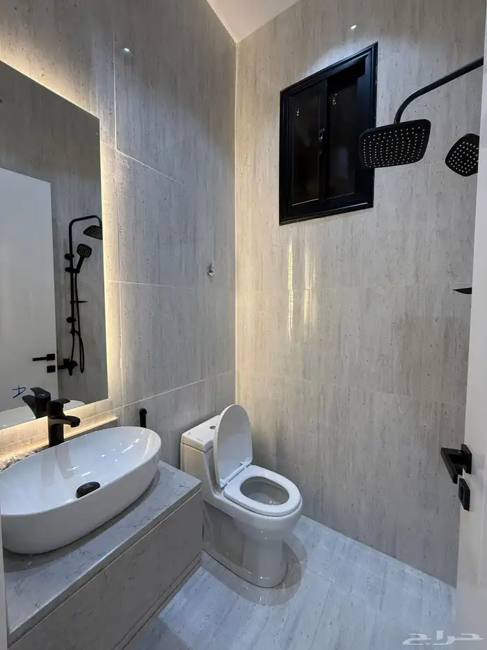 للبيع روف علويه بمدخل مستقل وشقه ارضيه مقابل نادي ضمك 20